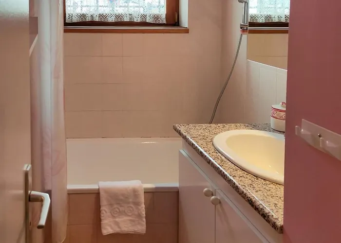 Chemin Du Sapi - Private Garden - Center Of Cham - Montblanc Views 霞慕尼