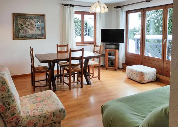 Chemin Du Sapi - Private Garden - Center Of Cham - Montblanc Views